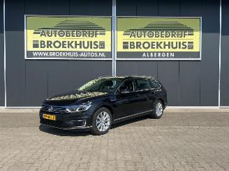 skadebil auto Volkswagen Passat Variant 1.4 TSI GTE Connected Series 2016/11