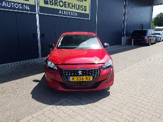 Peugeot 208 1.2 PureTech Allure picture 3