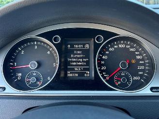 Volkswagen Passat Variant 1.6 TDI BlueMotion Executive Edition picture 21