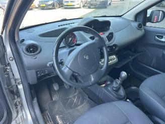 Renault Twingo Twingo II (CN), Hatchback 3-drs, 2007 / 2014 1.2 16V picture 12