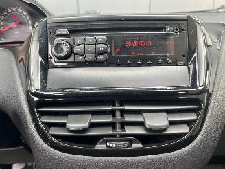 Peugeot 208 1.0 VTi Access picture 16