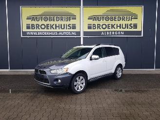Vaurioauto  commercial vehicles Mitsubishi Outlander 2.2 DI-D InStyle TC-SST 2011/7