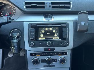 Volkswagen Passat Variant 1.6 TDI BlueMotion Executive Edition picture 19