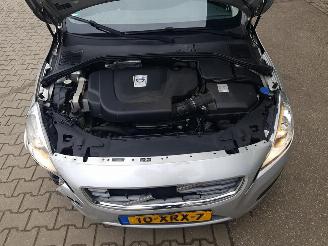 Volvo V-60 2.0 D4 Momentum picture 12