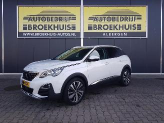 Damaged car Peugeot 3008 1.2 PureTech Première 2017/3