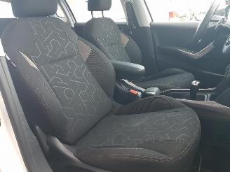 Peugeot 2008 1.2 PureTech Active picture 11