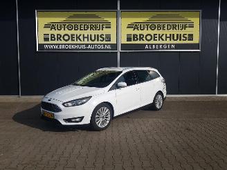 Voiture accidenté Ford Focus Wagon 1.0 Titanium Edition 2015/11