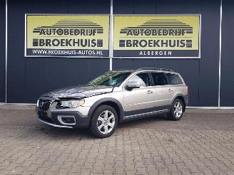 uszkodzony samochody osobowe Volvo Xc-70 2.4 D5 Summum 2010/6