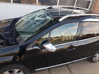Peugeot 2008 1.2 VTi Allure Pack Premium Plus picture 9