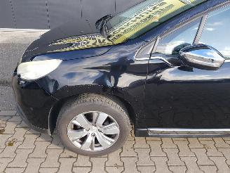 Peugeot 2008 1.2 VTi Allure Pack Premium Plus picture 10