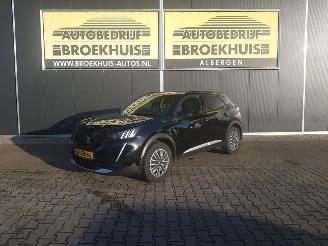 Unfallwagen Peugeot e-2008 EV GT Pack 50 kWh 2021/10