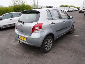 Coche siniestrado Toyota Yaris 1.3 16v 2011/6