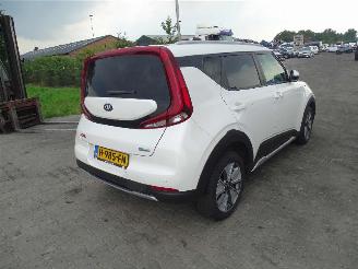 Vrakbiler auto Kia Soul 64 KwH 2020/1