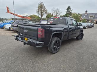 uszkodzony samochody osobowe GMC Sierra 5.3 2018/2