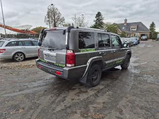 damaged passenger cars Jeep Commander 3.0 2007/10