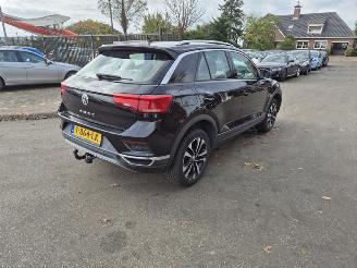 Schadeauto Volkswagen T-Roc 1.0 TSI 12V 2019/6