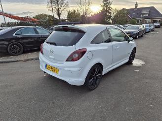 skadebil auto Opel Corsa 1.4 16V 2011/3