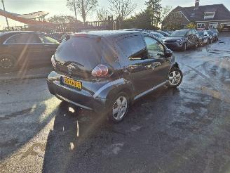 krockskadad bil auto Toyota Aygo 1.0 12v 2010/4