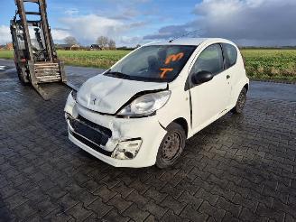 Peugeot 107 1.0 12v picture 3