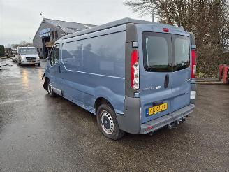 Renault  Trafic 2.0 dCi picture 2