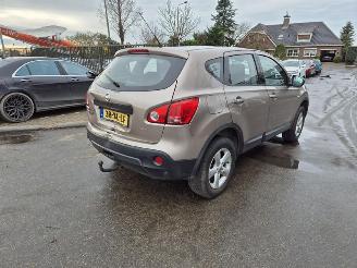 Damaged car Nissan Qashqai 1.6 16v 2007/7