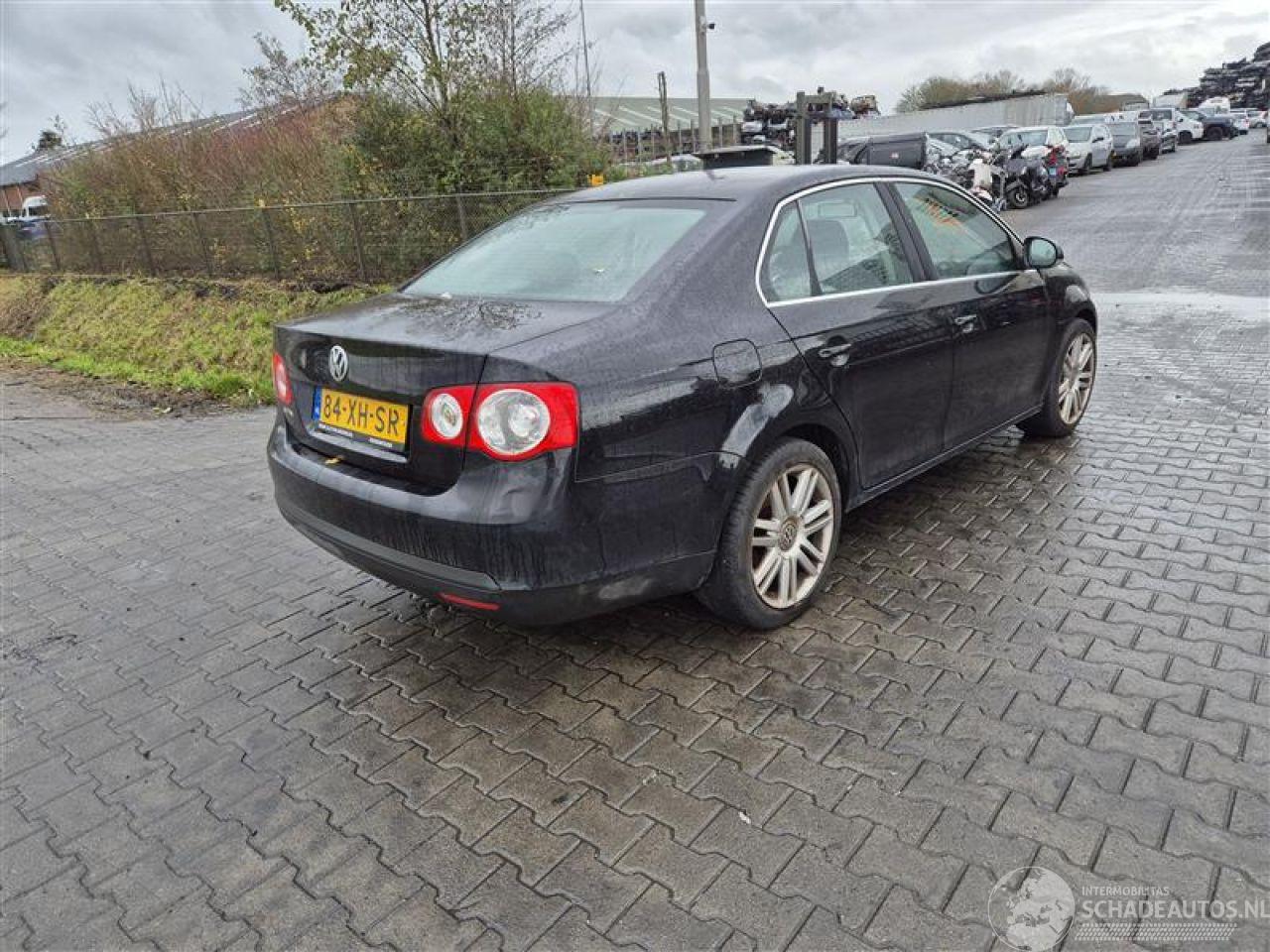 Volkswagen Jetta 1.6 FSi