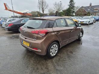 krockskadad bil auto Hyundai I-20 1.2 i 2015/6