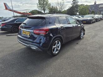 damaged passenger cars Mercedes GLA 180 2017/8