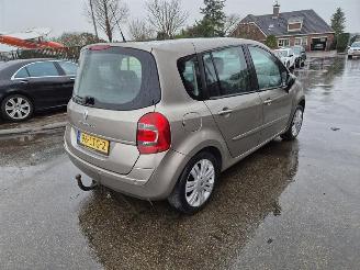 skadebil auto Renault Modus 1.6 16v 2010/7