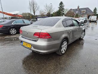 krockskadad bil auto Volkswagen Passat 1.6 TDi 2012/6
