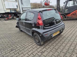 Peugeot 107 1.0 12v picture 2