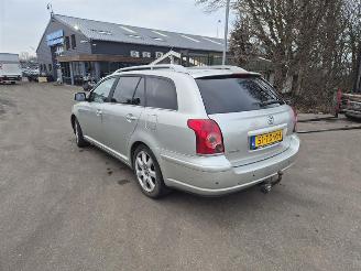 Toyota Avensis wagon  2.4 16v picture 2