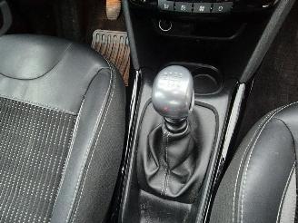 Peugeot 2008 1.2 16v picture 13