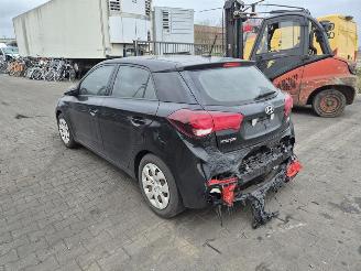 Hyundai I-20 1.0 T picture 2