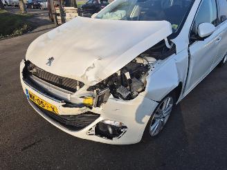 Peugeot 308 SW 1.2 12v picture 12