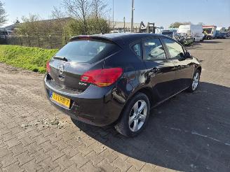  Opel Astra 1.4 2010/4