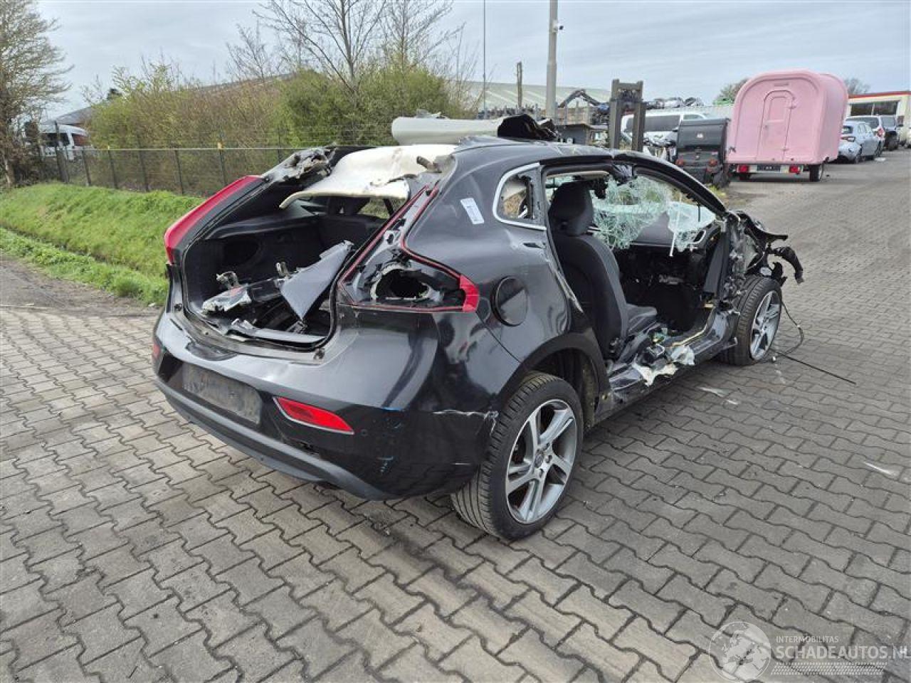 Volvo V-40 1.6 T2
