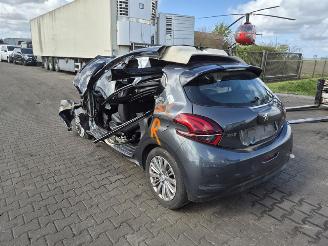 Peugeot 208 1.6 HDi picture 2