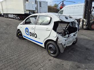 Peugeot 108 1.0 picture 2