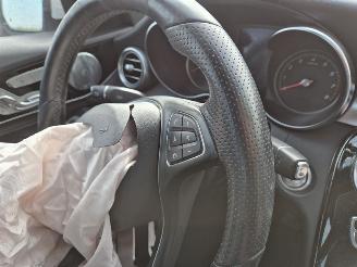 Mercedes C-klasse C 300 picture 11