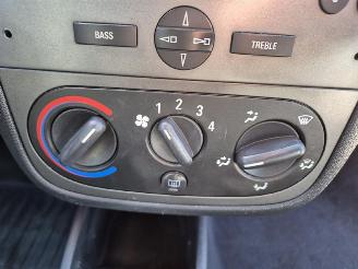 Opel Tigra 1.4 picture 6