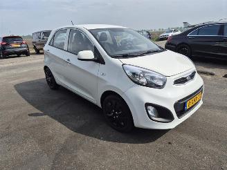 Kia Picanto 1.0 12v picture 4