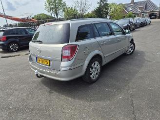  Opel Astra SW 1.6 16v 2010/6