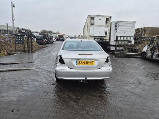demontáž osobní automobily Mercedes E-klasse 240E 2003/1
