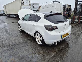 Opel Astra 1.4 Turbo picture 2