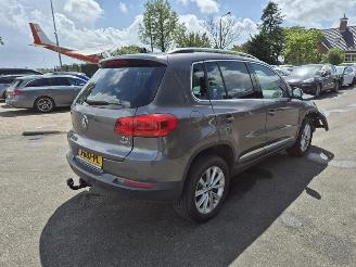 uszkodzony samochody osobowe Volkswagen Tiguan 1.4 TSi 2014/1