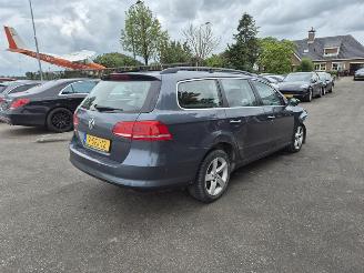 Coche accidentado Volkswagen Passat Variant 1.6 TDi 2013/9