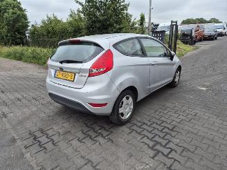 Coche siniestrado Ford Fiesta 1.25 2010/7