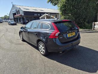 Volvo V-60 T3 picture 2