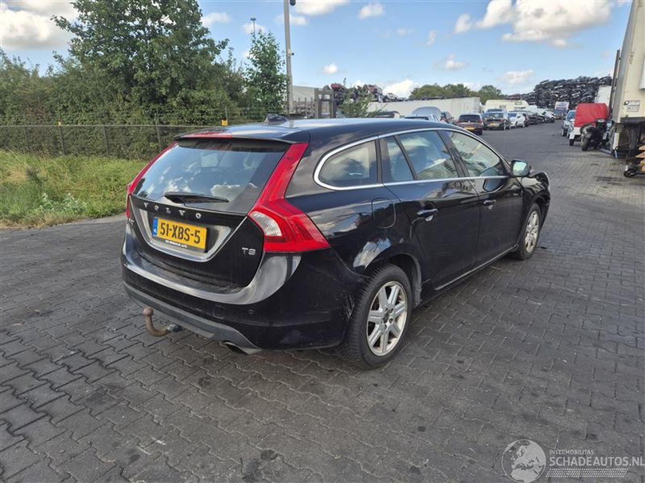 Volvo V-60 T3